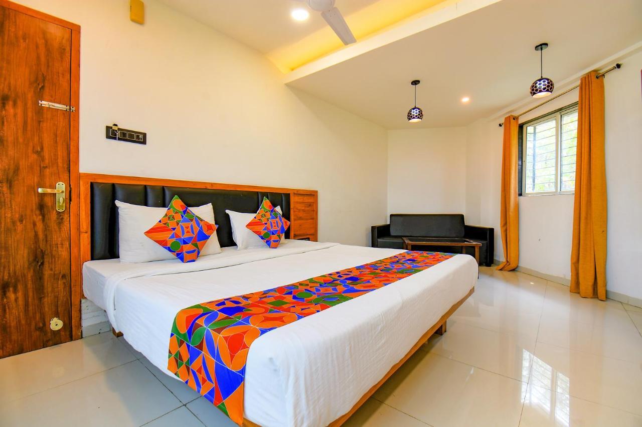 Fabhotel Gate Lodging