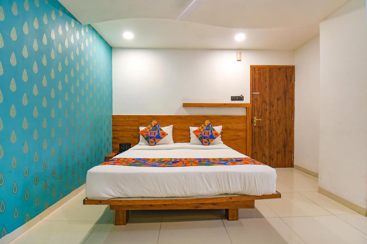 Fabhotel Gate Lodging Hotel 3*