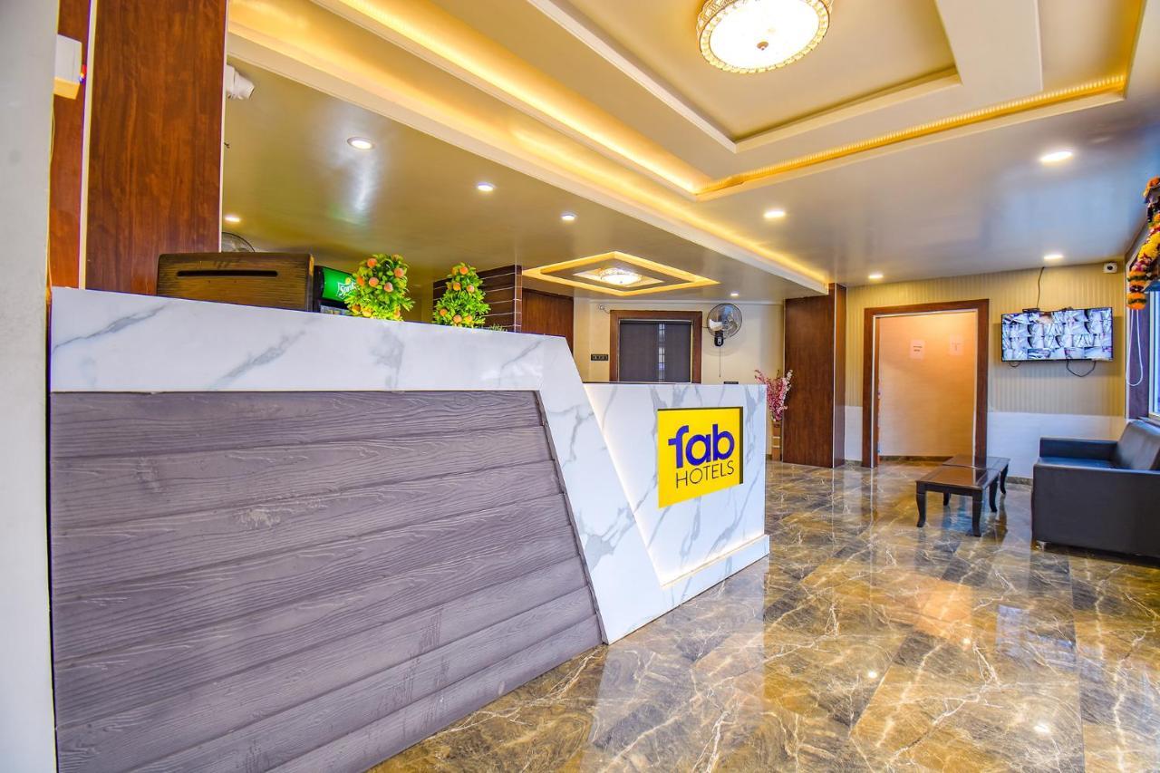 Fabhotel Gate Lodging Hotel